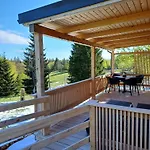 Nature Getaway With Wooden Soaking Hot Tub