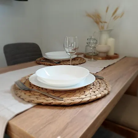 Nature Getaway With Private Sauna, Wooden Soaking Hot Tub & Champagne Welcome * Nova Vas (Bloke)