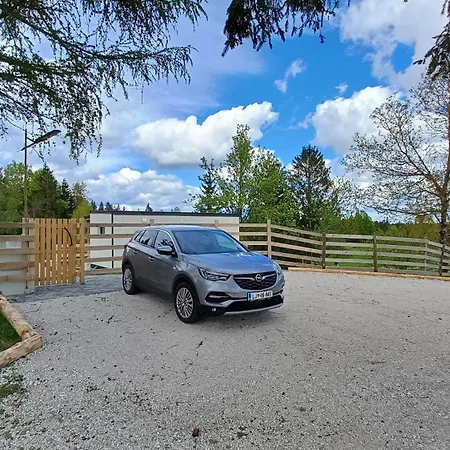 Nature Getaway With Private Sauna, Wooden Soaking Hot Tub & Champagne Welcome Nova Vas (Bloke)