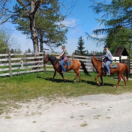 Nature Getaway With Wooden Soaking Hot Tub بيت للعطل *