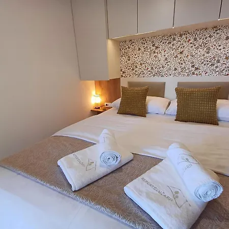 Hébergement de vacances Nature Getaway With Wooden Soaking Hot Tub Nova Vas (Bloke)