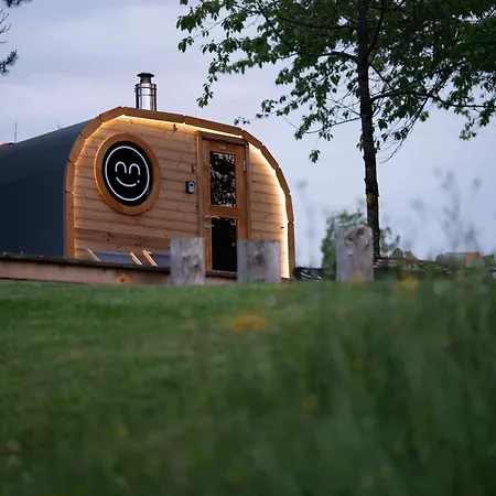 بيت للعطل Nature Getaway With Wooden Soaking Hot Tub