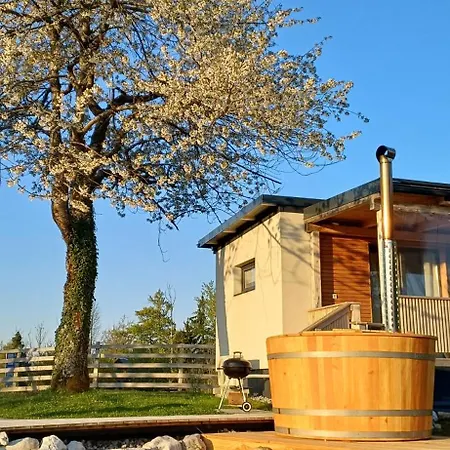 Nature Getaway With Wooden Soaking Hot Tub