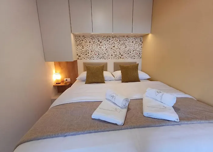 Nature Getaway With Wooden Soaking Hot Tub * Nova Vas (Bloke)