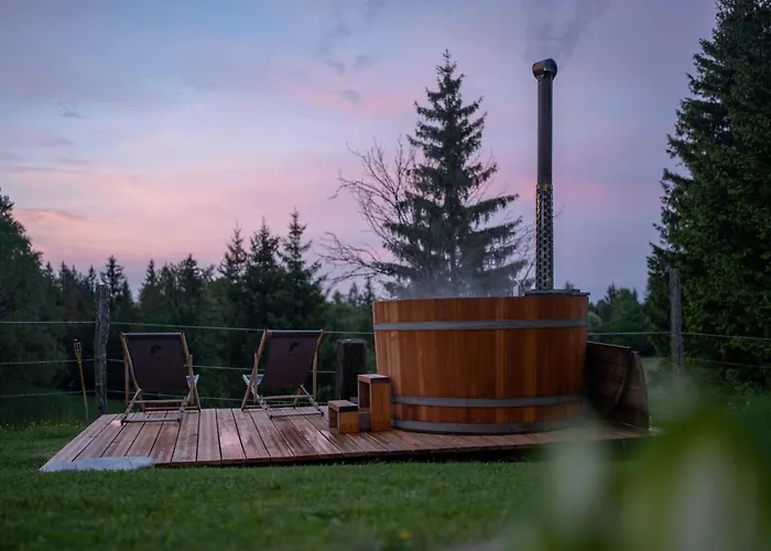 Nature Getaway With Wooden Soaking Hot Tub